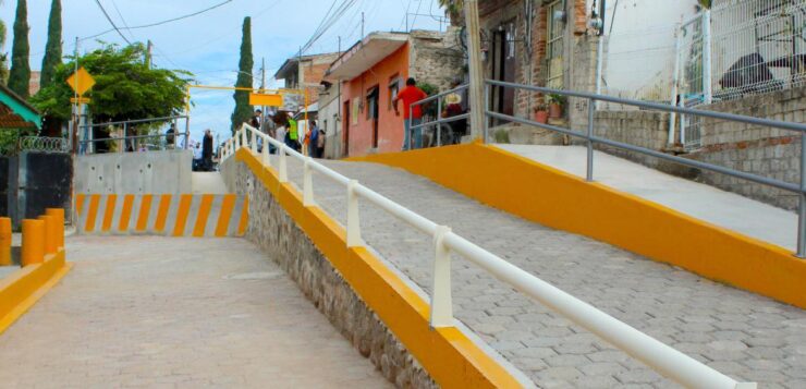 New ramp and wall improve Juárez Street safety