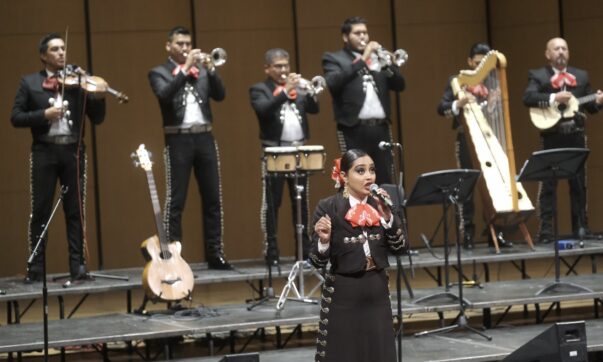 Chapala’s Coro Redes y Cantos joins orchestra on Degollado stage