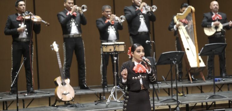 Chapala’s Coro Redes y Cantos joins orchestra on Degollado stage