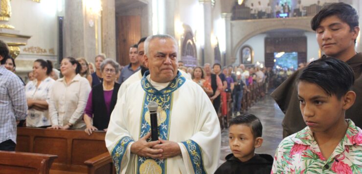 Chapala bids adiós to Father José Octavio Moreno