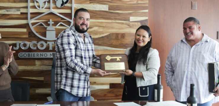 Jocotepec receives keys to Watsonville, California