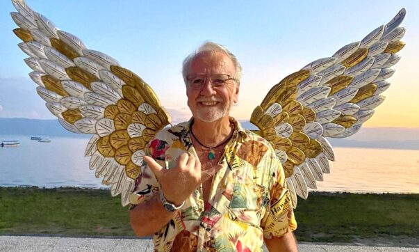 Welcome to Lakeside Living- edition 697