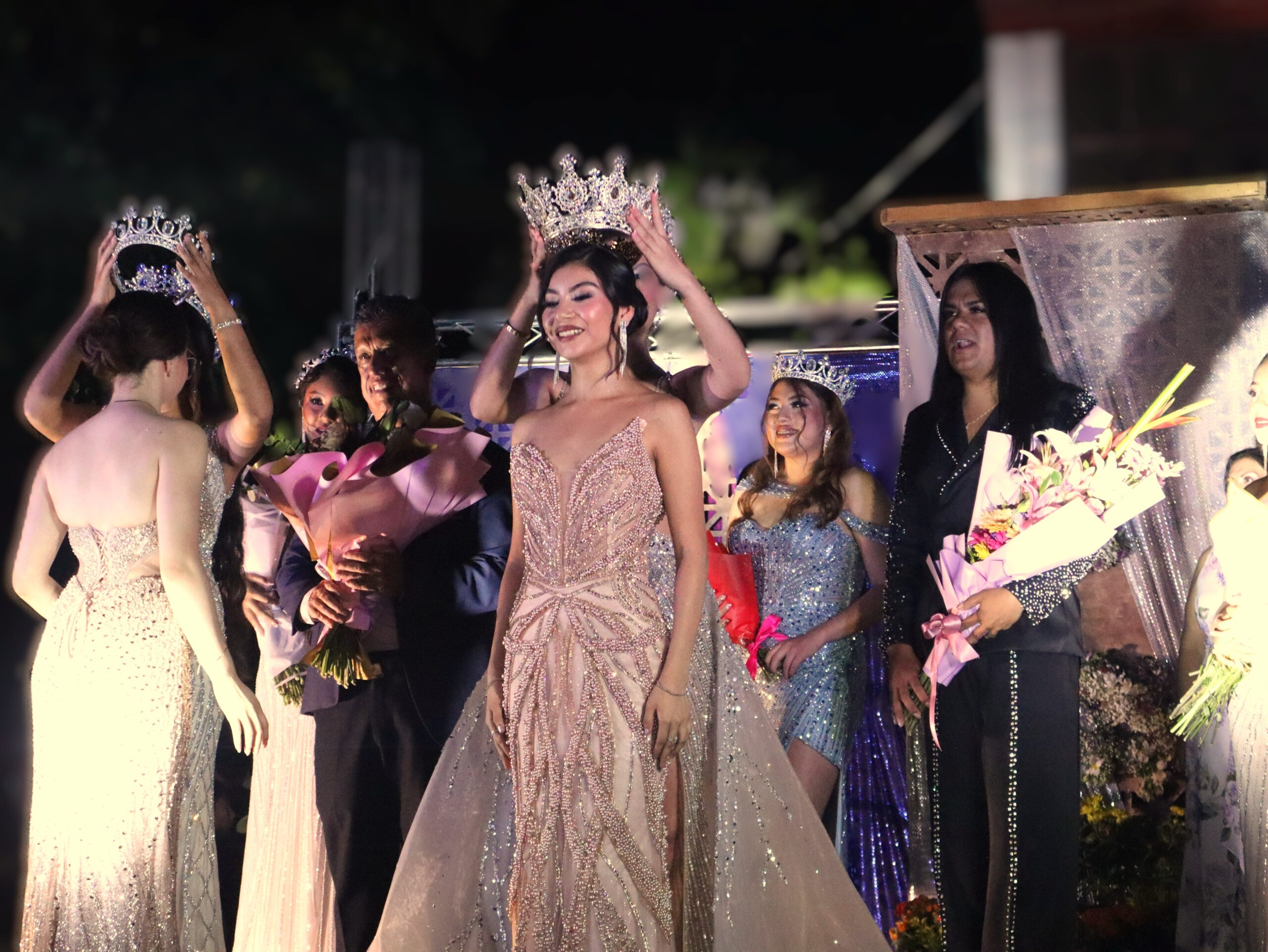 Luz Elena López crowned Queen of Ajijic National Holidays