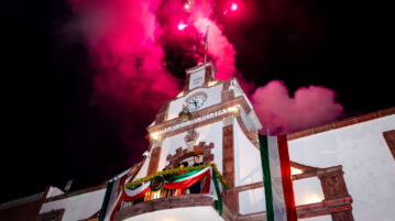 Jocotepec celebrated its national holidays with parade and fireworks