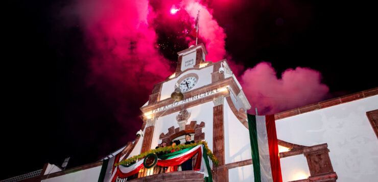 Jocotepec celebrated its national holidays with parade and fireworks