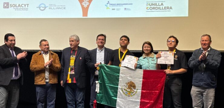 Jocotepec students win gold medal at Infomatrix Chile 2025