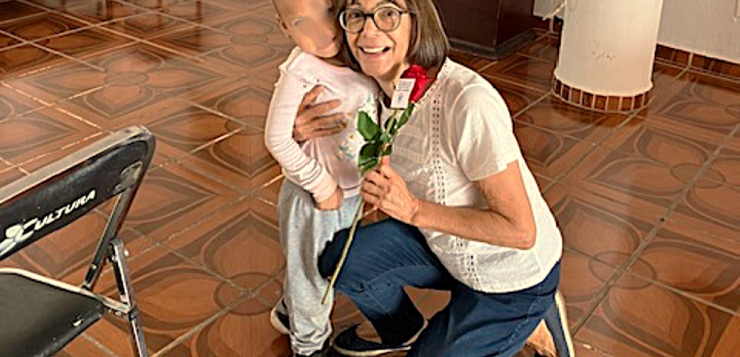 ‘Rose Girl’ returns to Niños Incapacitados clinic