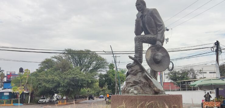 Sculpture of Pepe Guízar moved to Paseo Ramón Corona