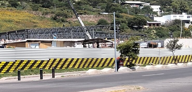 Walmart-owned supermarket going up at the Jocotepec entrance