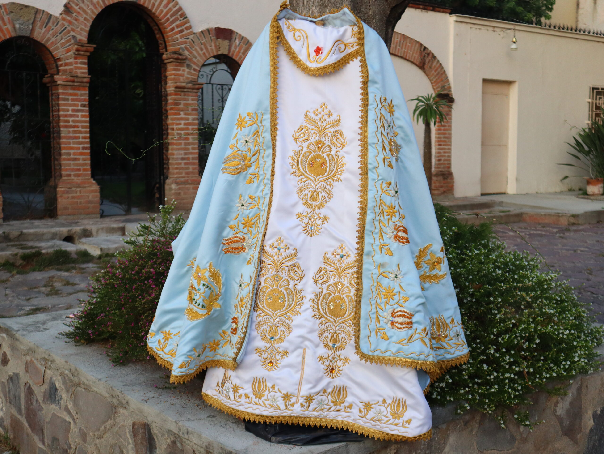 Ajijic's 500-year tradition: dressing the Virgin of the Rosary