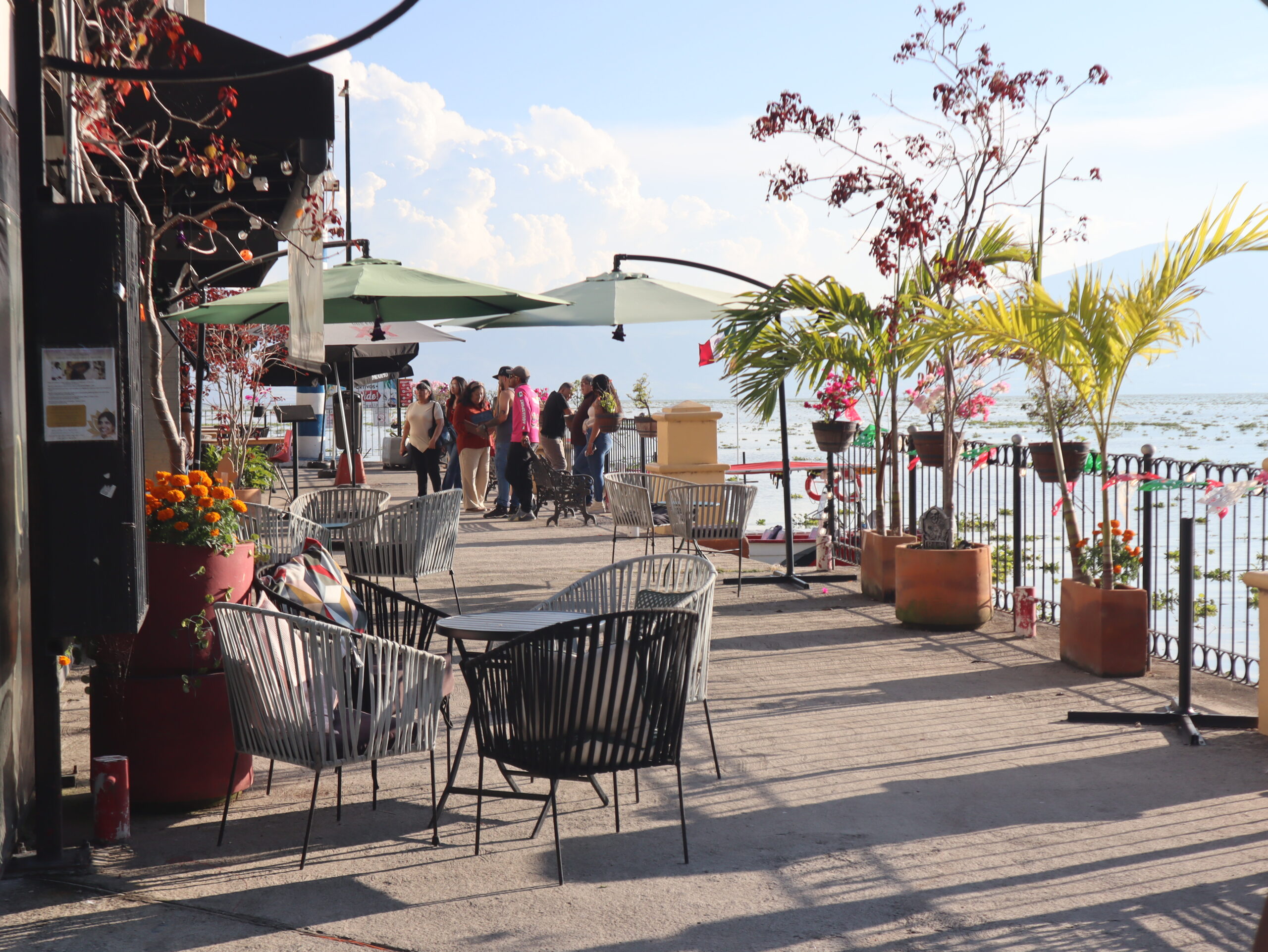 Debate over public space at Ajijic pier