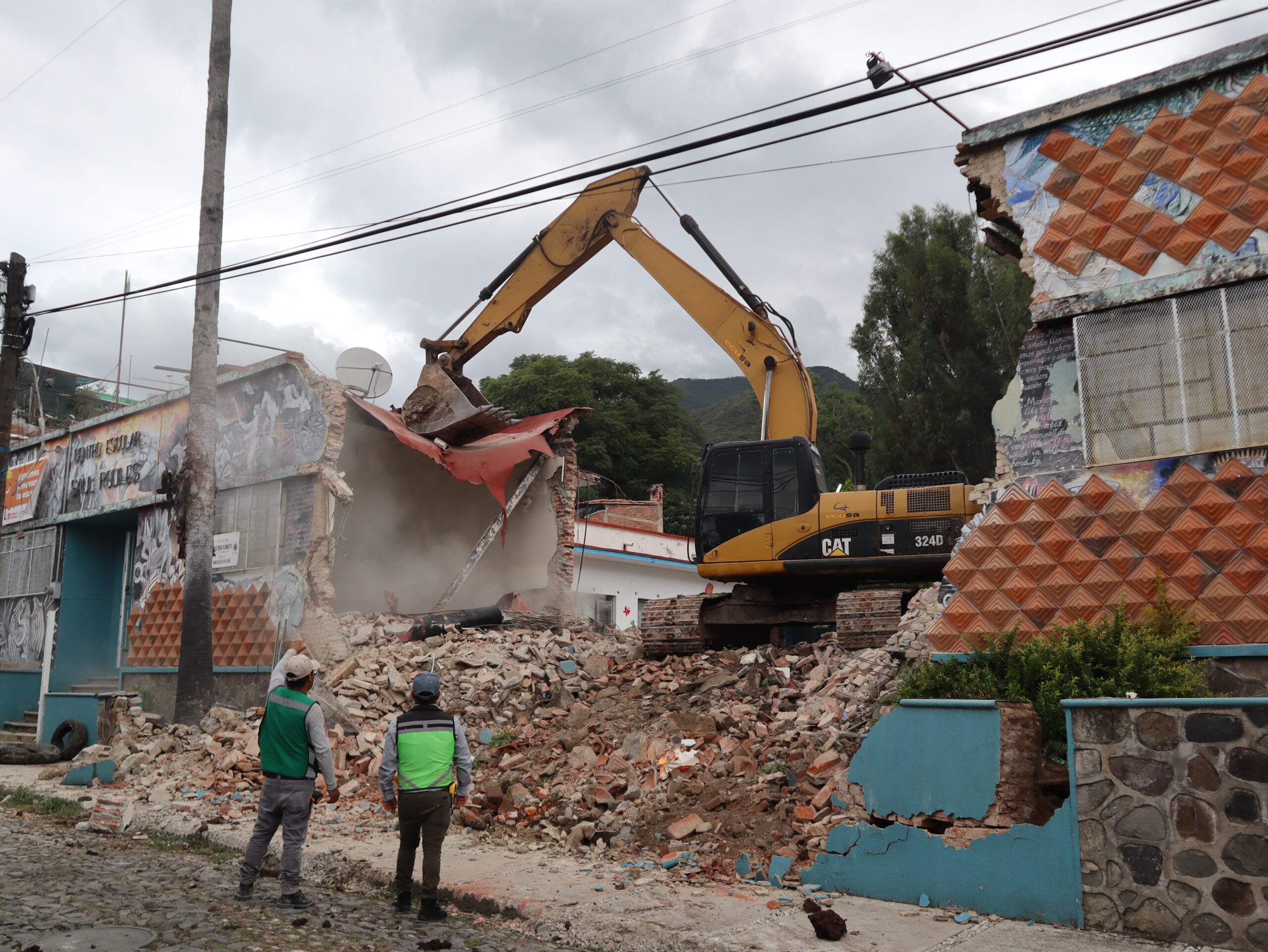Ajijic elementary school demolished to make way for new construction