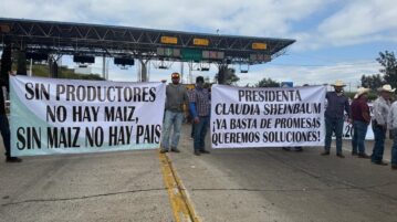Jalisco farmers continue highway blockades over corn price