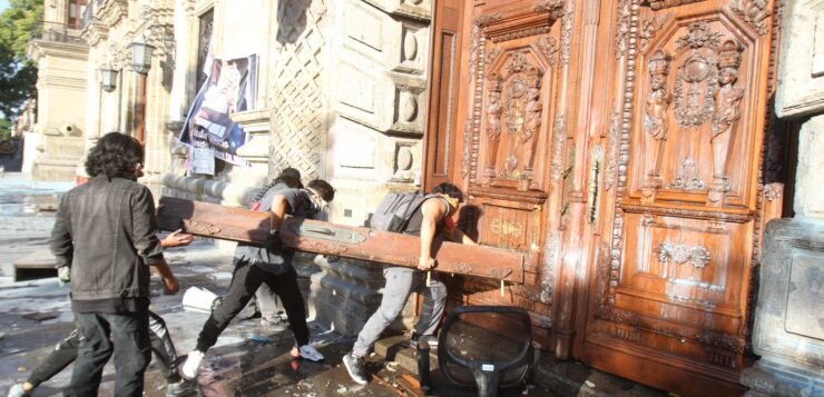 Violent protests in Guadalajara and Mexico City