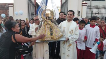 Crowds meet Virgin of Zapopan on her annual Ajijic visit