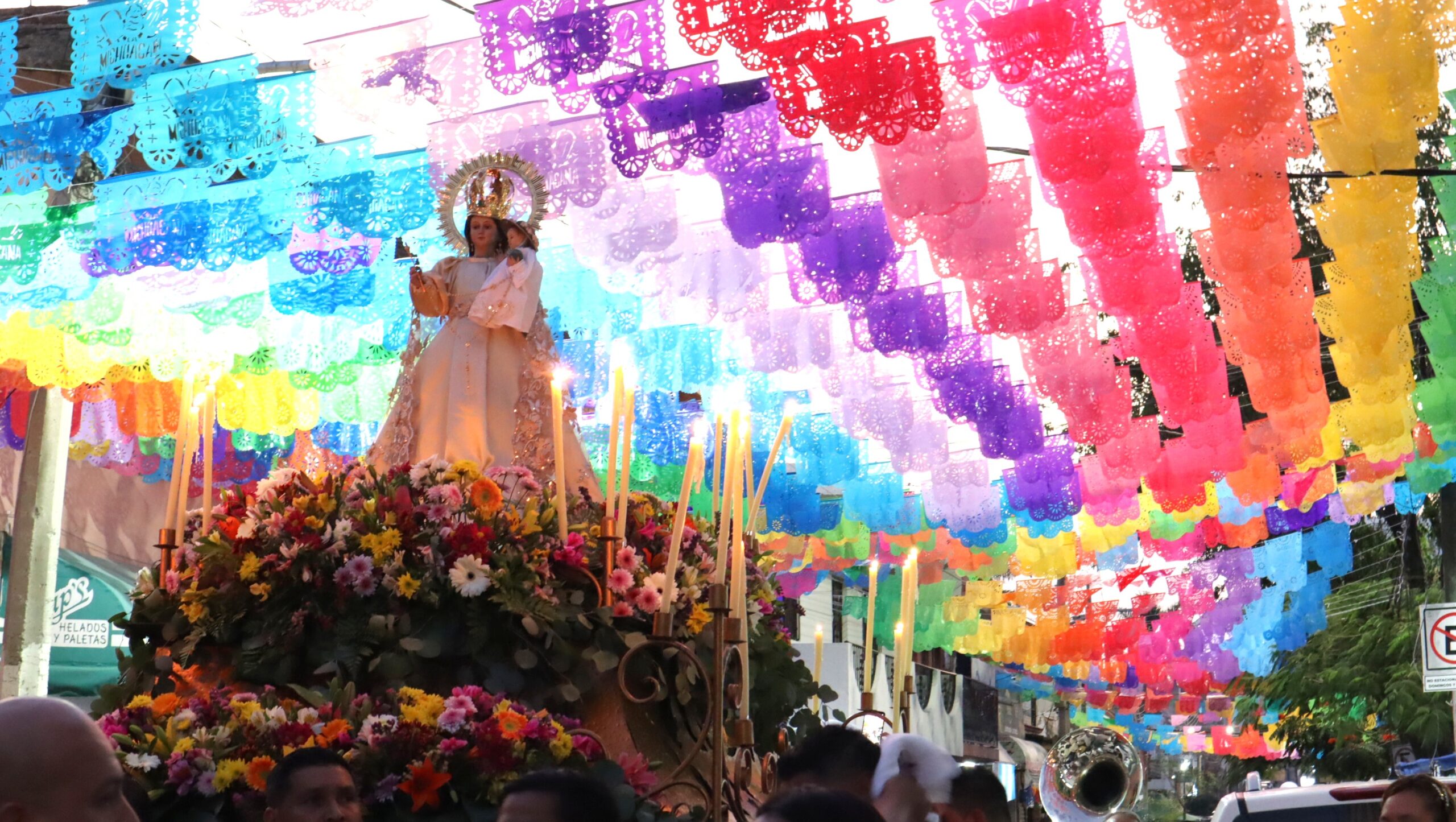 Over 600 Ajijic faithful honor Virgin of the Rosary