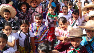 2000 attend Ajijic’s colorful Revolution Day parade