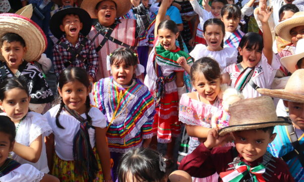 2000 attend Ajijic’s colorful Revolution Day parade