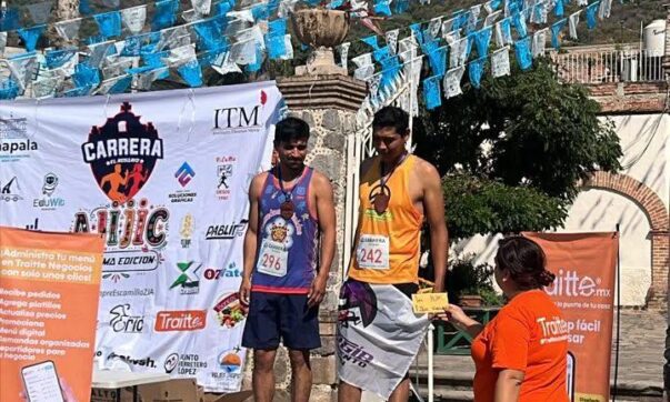 Tenth Carrera del Rosario unites Ajijic for parish repairs