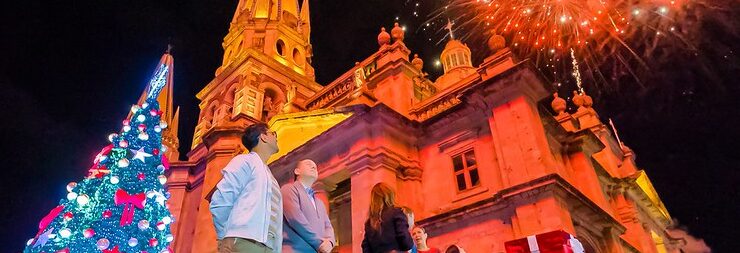 Tree lighting marks start of Guadalajara’s 2025 Ilusionante Winter Festival