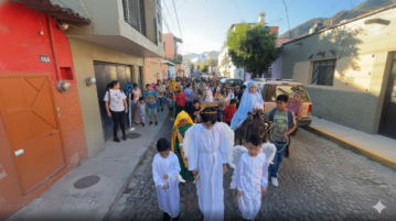 Lopez family preserves Ajijic Christmas posaditas