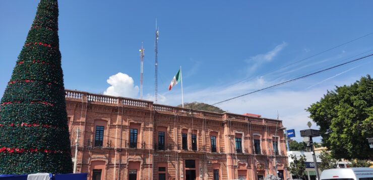 Chapala maintains essential services during holiday break