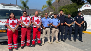 Eleven years of apples for Three Kings Day