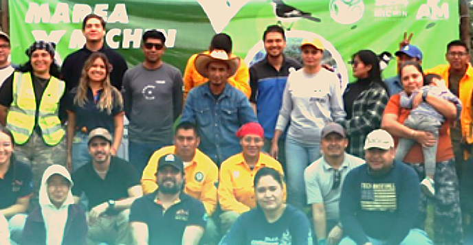 PHOTONOTE: Beach cleanup party in San Antonio Tlayacapan