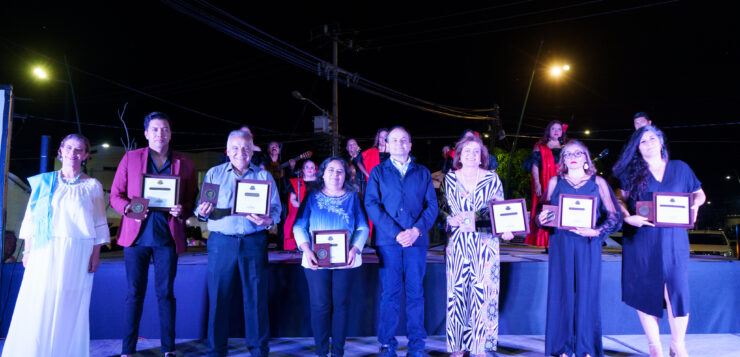 Chapala honors musicians with Pepe Guízar medal