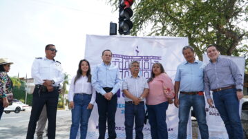 New traffic lights installed on Carretera in west Ajijic