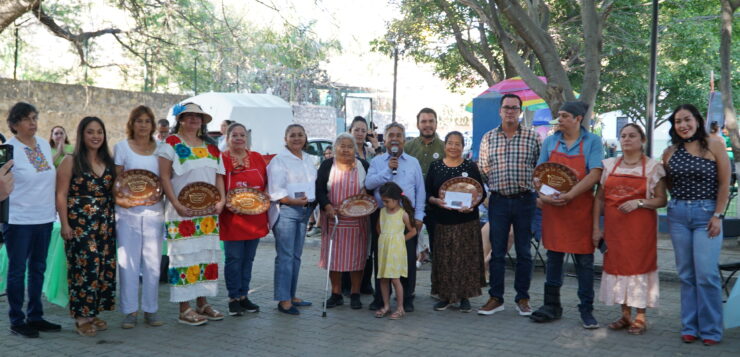 Bequeri wins 11th Ajijic Capirotada contest