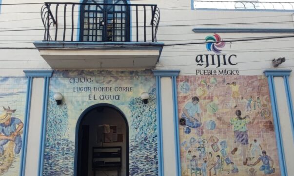 Ajijic launches citizen WhatsApp line reports on public services
