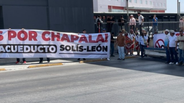 Lake Chapala residents protest Solís-León Aqueduct in Guadalajara