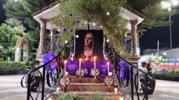 San Antonio Tlayacapan participation doubles for traditional Altars of Sorrows