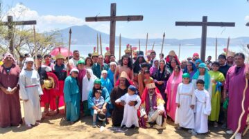 San Juan Cosalá Passion Play draws enthusiastic crowds