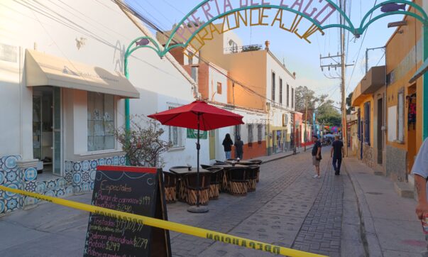 Ajijic Launches Temporary Pedestrian Walkway on Colón and Morelos