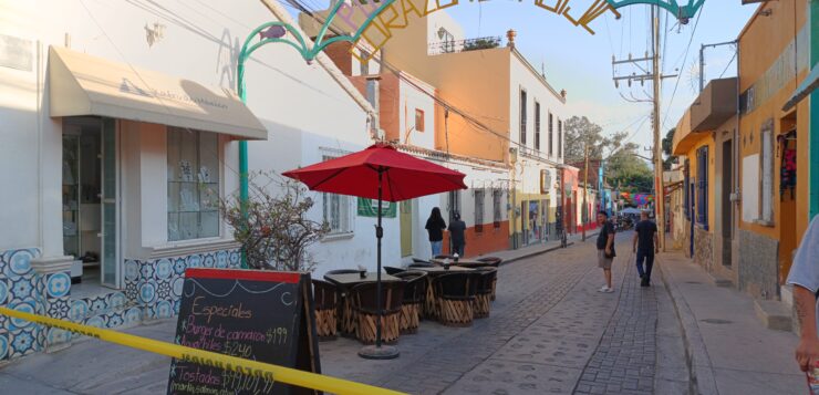 Ajijic Launches Temporary Pedestrian Walkway on Colón and Morelos