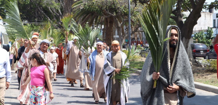 Chapala Celebrates Palm Sunday with Procession to the Parish