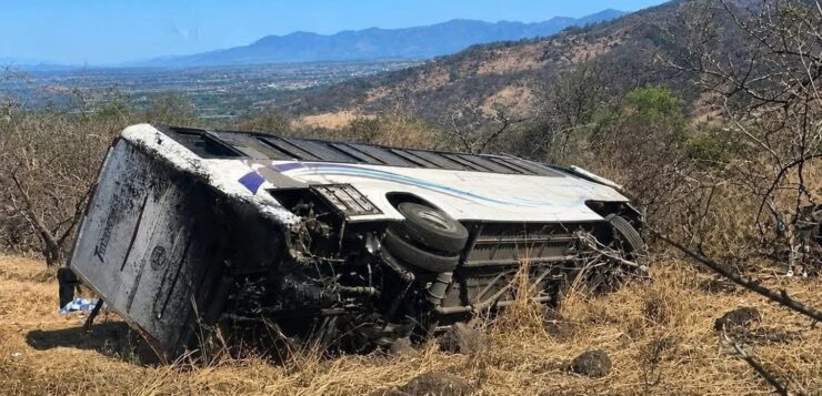 Bus crash kills seven in Nayarit