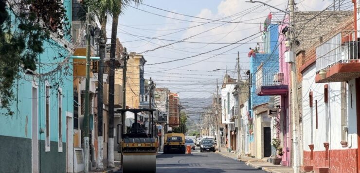 Resurfacing of five priority streets in Chapala completed