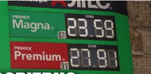 Mexico pauses credit card fees on gasoline purchases to lower prices