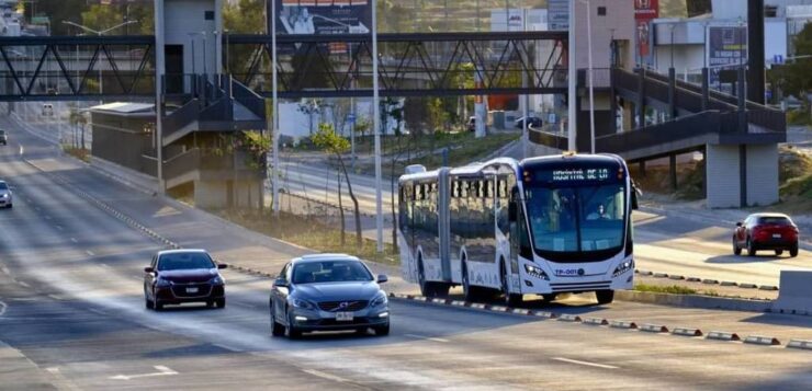 Line 5 Airport launches with free service