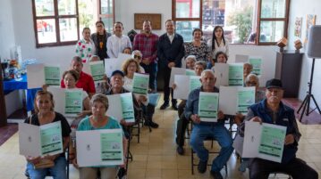 Chapala seniors with their “Hijos Ausentes” in Pico Rivera, California