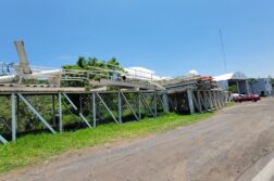 Atotonilquillo pedestrian bridge removed for relocation to school zone