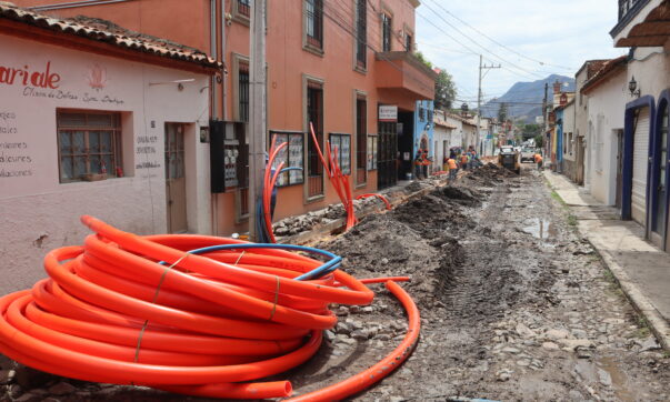 Ajijic underground cabling pushes ahead despite early rains