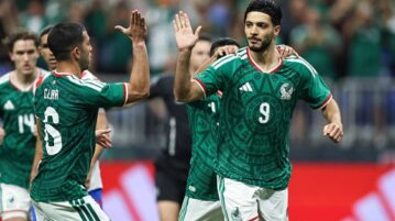 Mexico wins the World Cup opener 2-0 amid disciplinary chaos