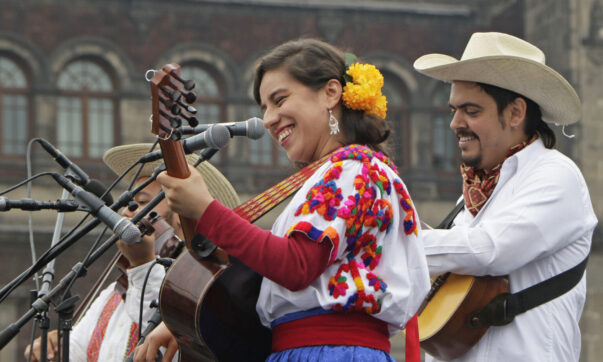 Music Sin Fronteras :Huasteca