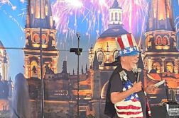 Democrats Abroad Lake Chapala´s July 4th party draws big crowd